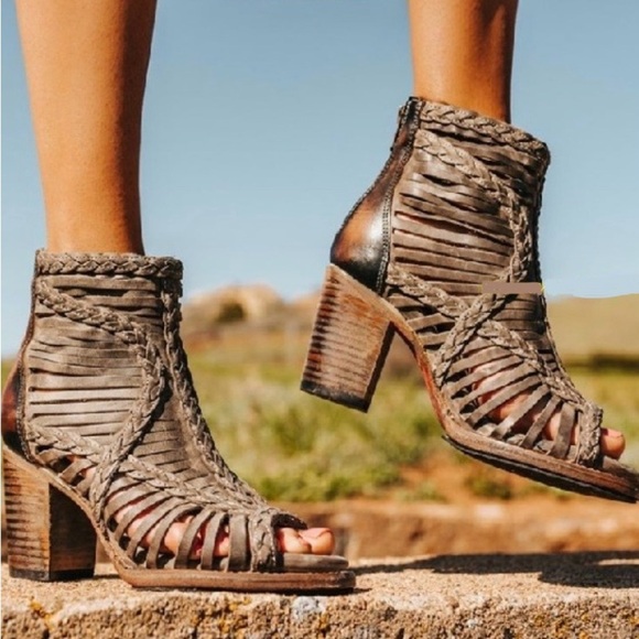 Freebird By Steven Bela Booties Sandals Womens Size 9.5 - 10 Beige Tan Open Toe - Picture 4 of 16